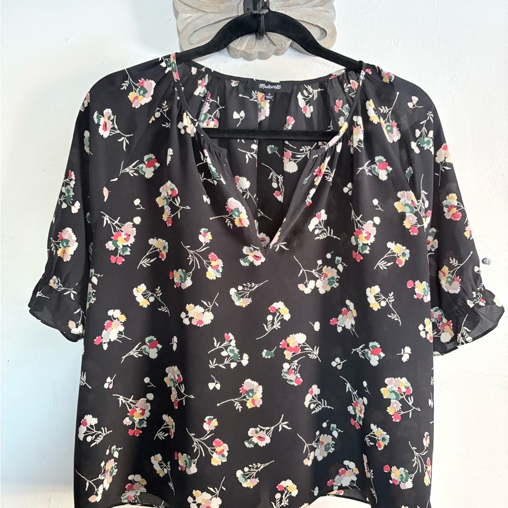 Madewell Black Floral V-Neck Blouse Flutter Sleeves Size M